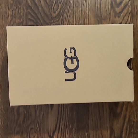 UGG scuffette ii slipper leopard, size 6 women's, new in box - Picture 3 of 11